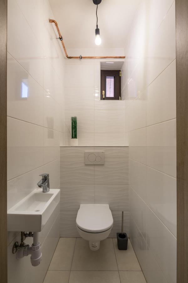 Stafetahaz Apartmanok Vác エクステリア 写真