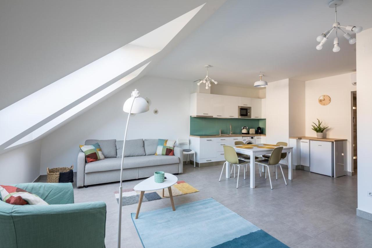 Stafetahaz Apartmanok Vác エクステリア 写真