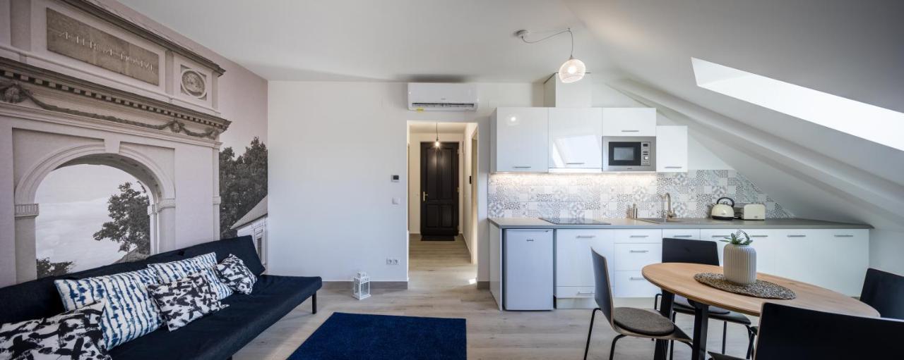 Stafetahaz Apartmanok Vác エクステリア 写真