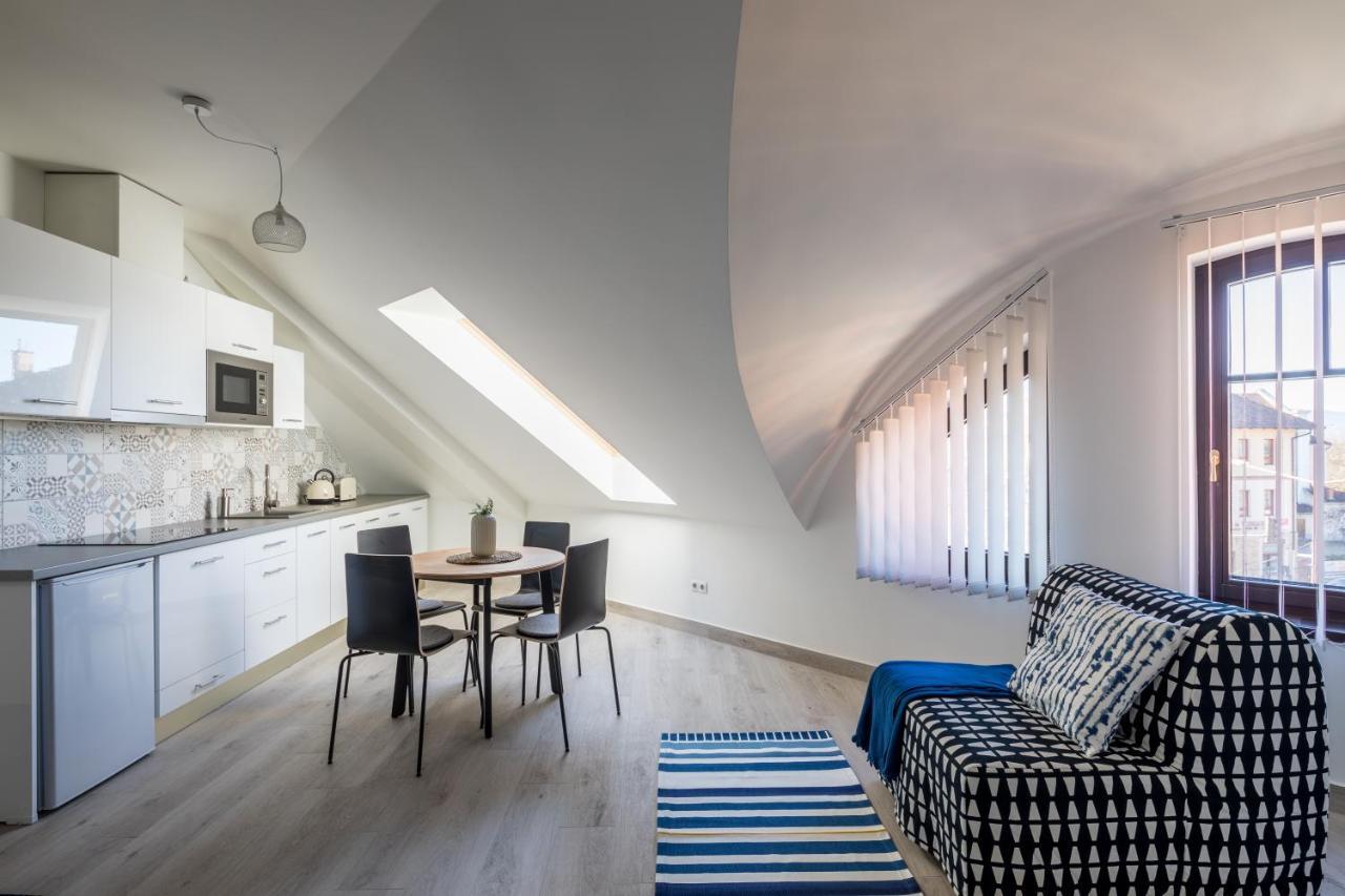Stafetahaz Apartmanok Vác エクステリア 写真