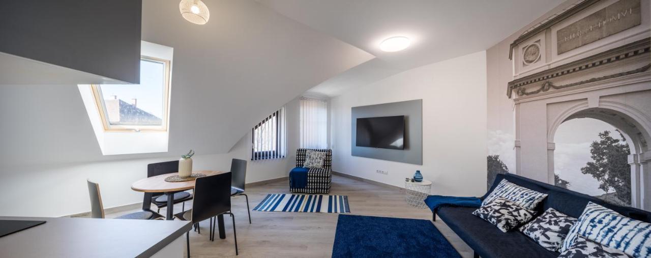 Stafetahaz Apartmanok Vác エクステリア 写真