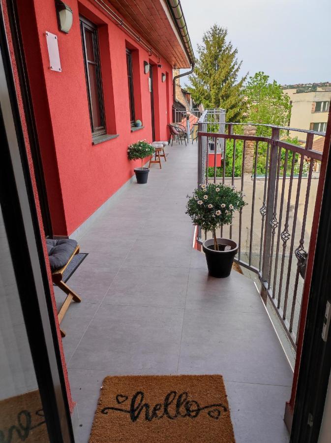 Stafetahaz Apartmanok Vác エクステリア 写真