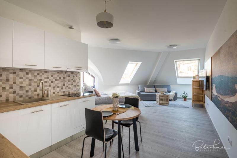 Stafetahaz Apartmanok Vác エクステリア 写真