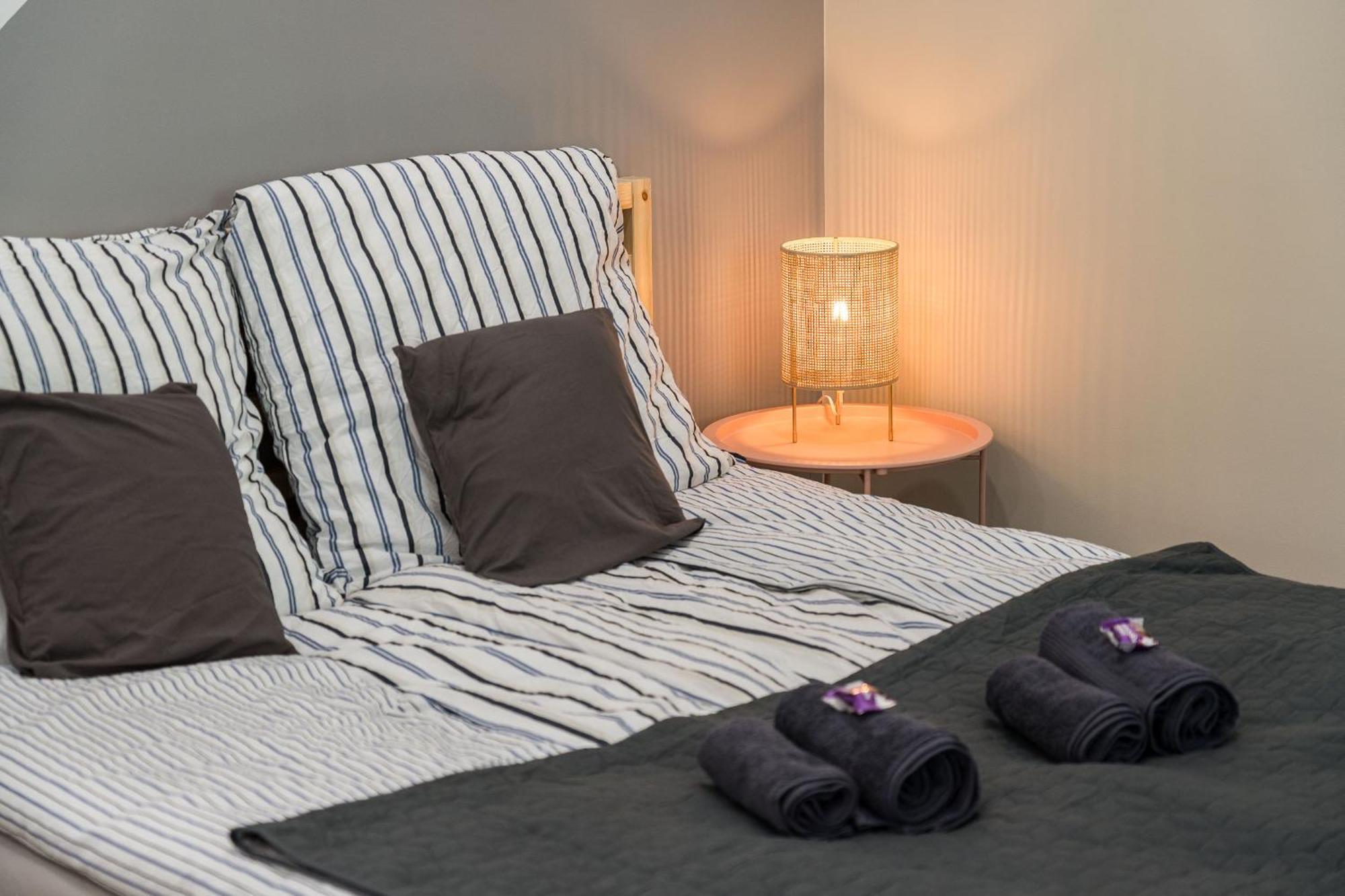 Stafetahaz Apartmanok Vác エクステリア 写真