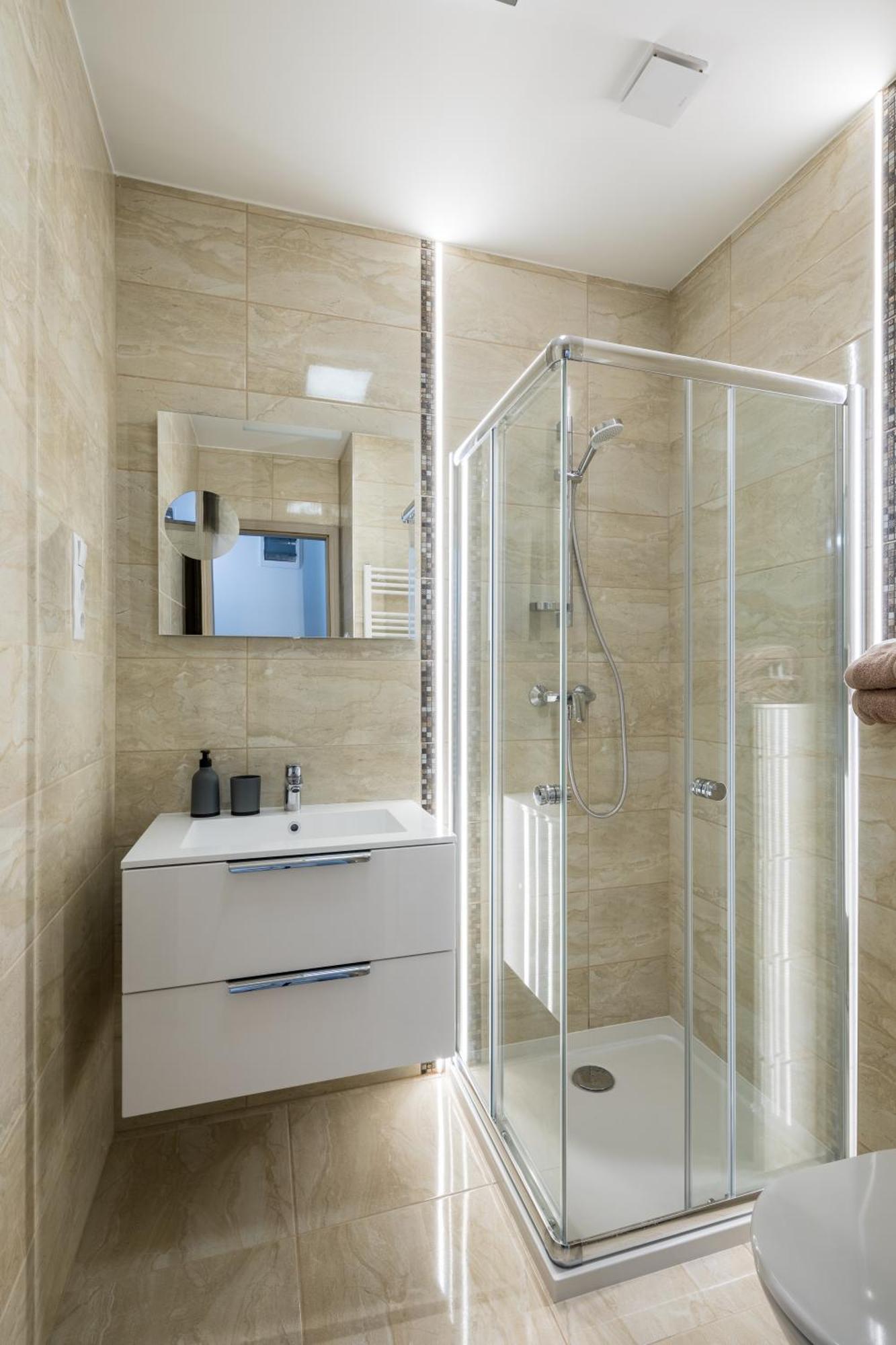 Stafetahaz Apartmanok Vác エクステリア 写真