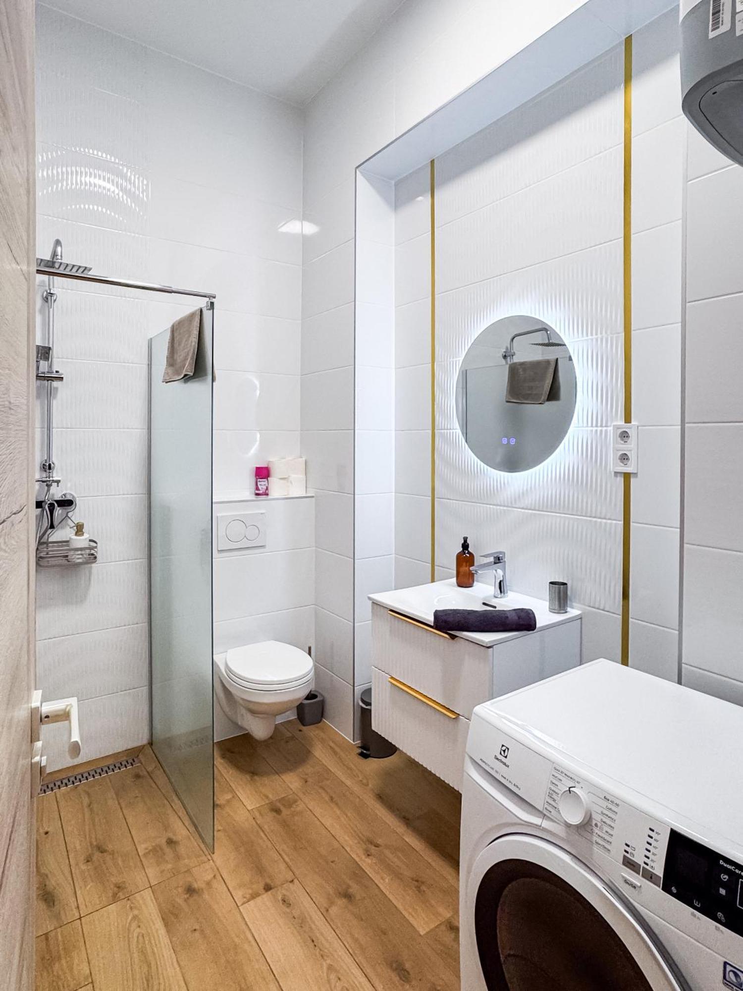 Stafetahaz Apartmanok Vác エクステリア 写真