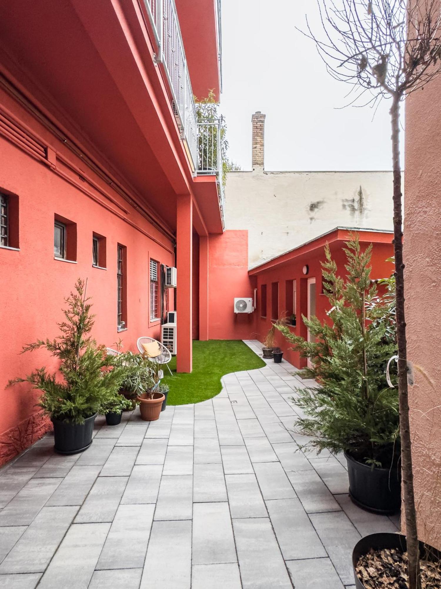 Stafetahaz Apartmanok Vác エクステリア 写真